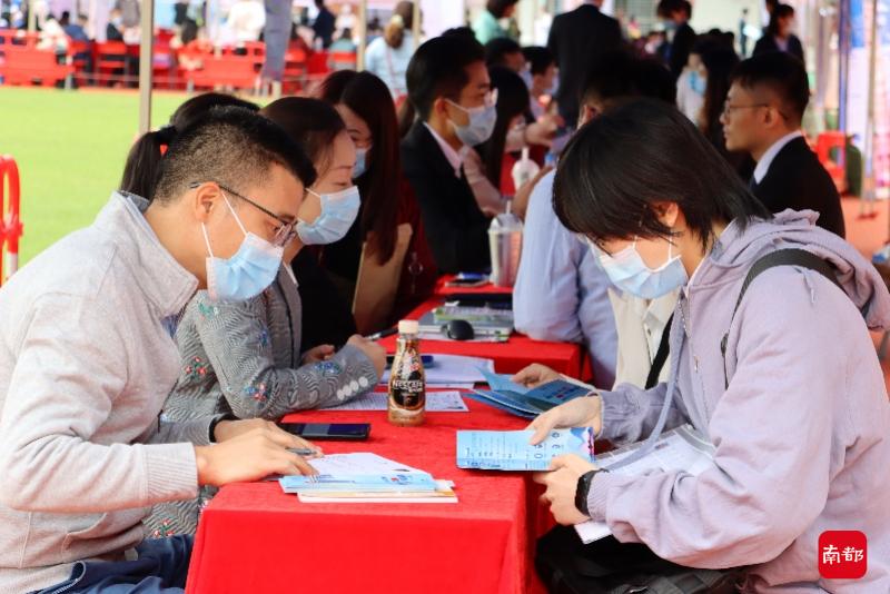 广东省22届普通高校毕业生供需见面活动首场在华工举行