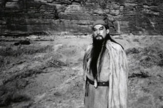 陸樹銘（三国演義『関羽』役俳優）直筆サイン入り巻軸 94版《三国演义》关羽扮演者陆树铭去世，享年66岁_新华报业网