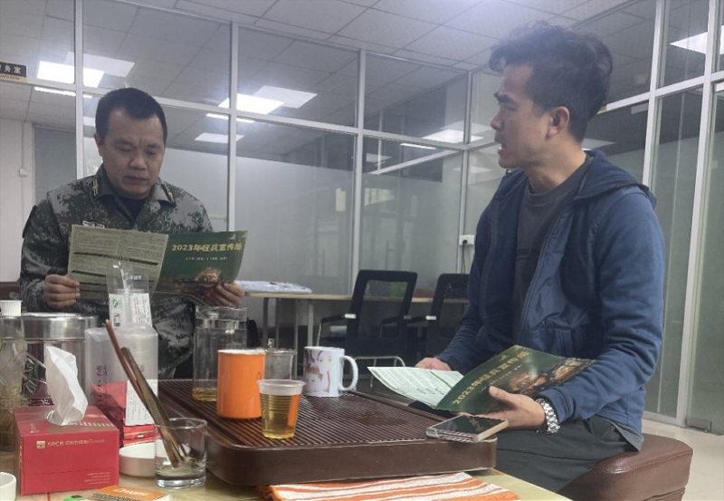 imagefile 庆发同志派发征兵宣传册(1).png