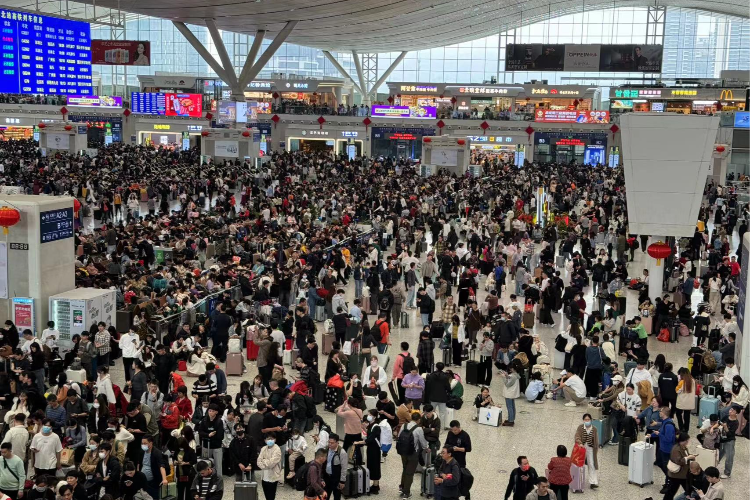 深圳多个火车站客流刷新记录！将依据候补购票数据增加运力