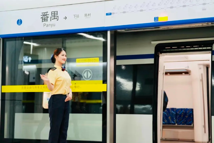 广东城际“四线”贯通后单日客流创新高！香港旅客可刷卡乘车