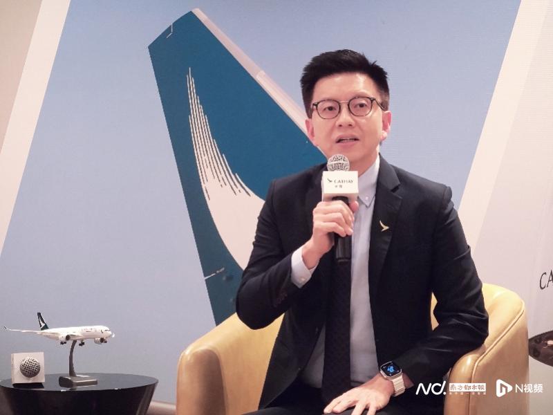 香港机场三跑道系统启用日期敲定!航司高管进博会畅谈新契机