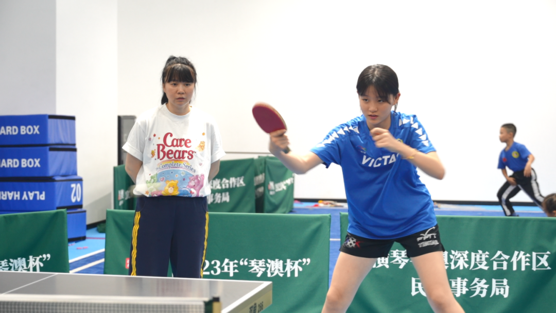 王教练监督张同学2.png