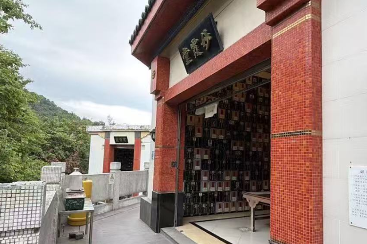 香港警方披露多位名人骨灰被盗案进展：一男子被控串谋勒索罪