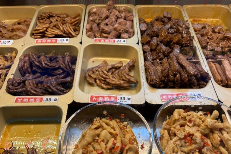 周黑鸭煌上煌去年净利上涨，“卤制品一哥”绝味食品却亏损了