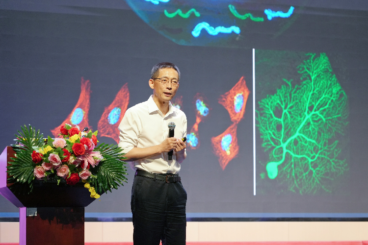 施一公深圳演讲金句频出：应对未来，这两件事很重要
