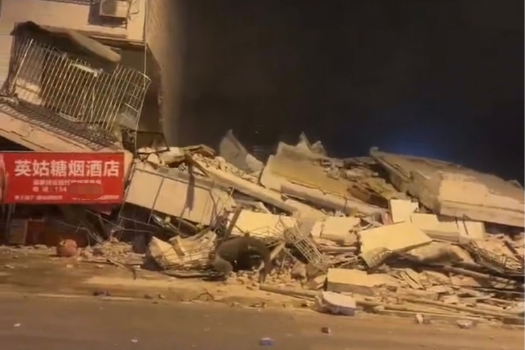 直击柳州柳南5.2级地震：一家糖烟酒店坍塌，老板报平安