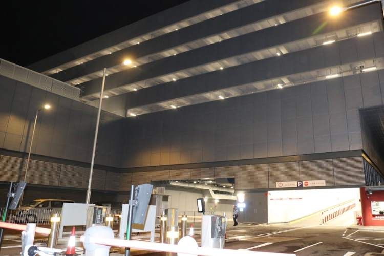 香港机场停车场携带6公斤金条的男子遭持刀抢劫！重案组介入