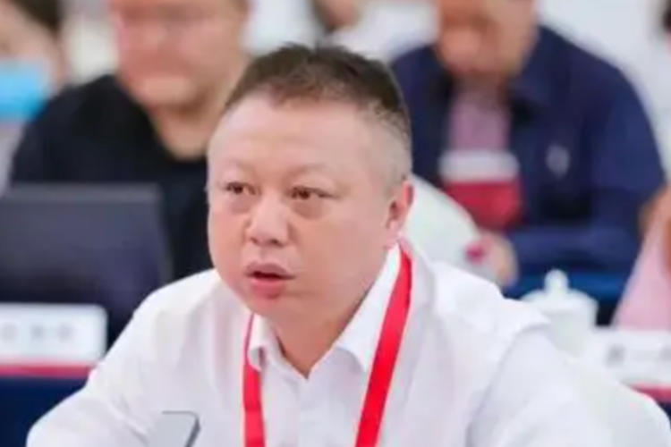 五粮液发布公告：解聘岳松副总经理职务