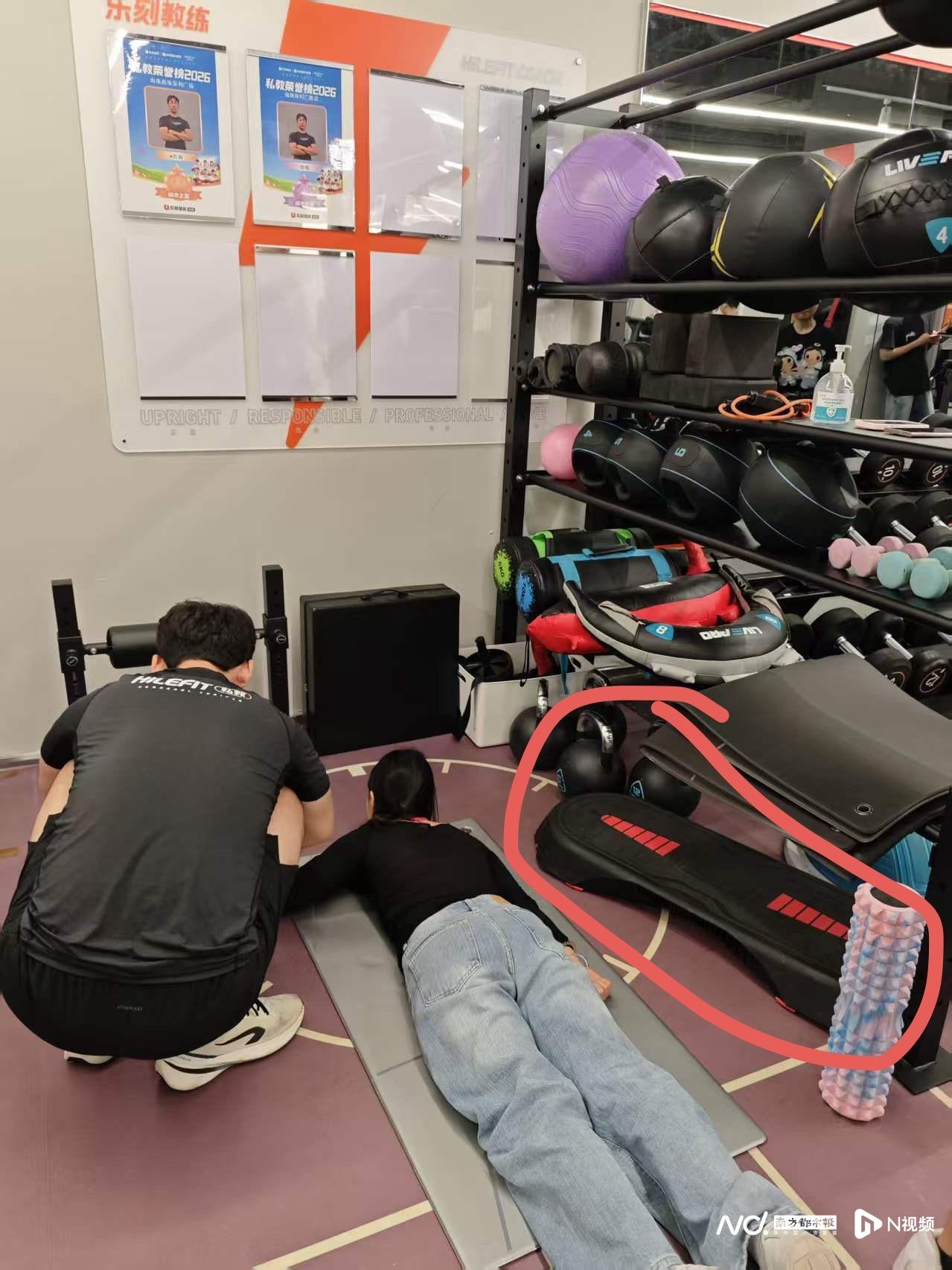 消费者投诉教练失手致其头部被砸!乐刻健身广州涉事门店回应