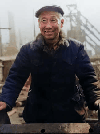b830c703-2098-41a6-a6f2-699d0de0f15f.GIF