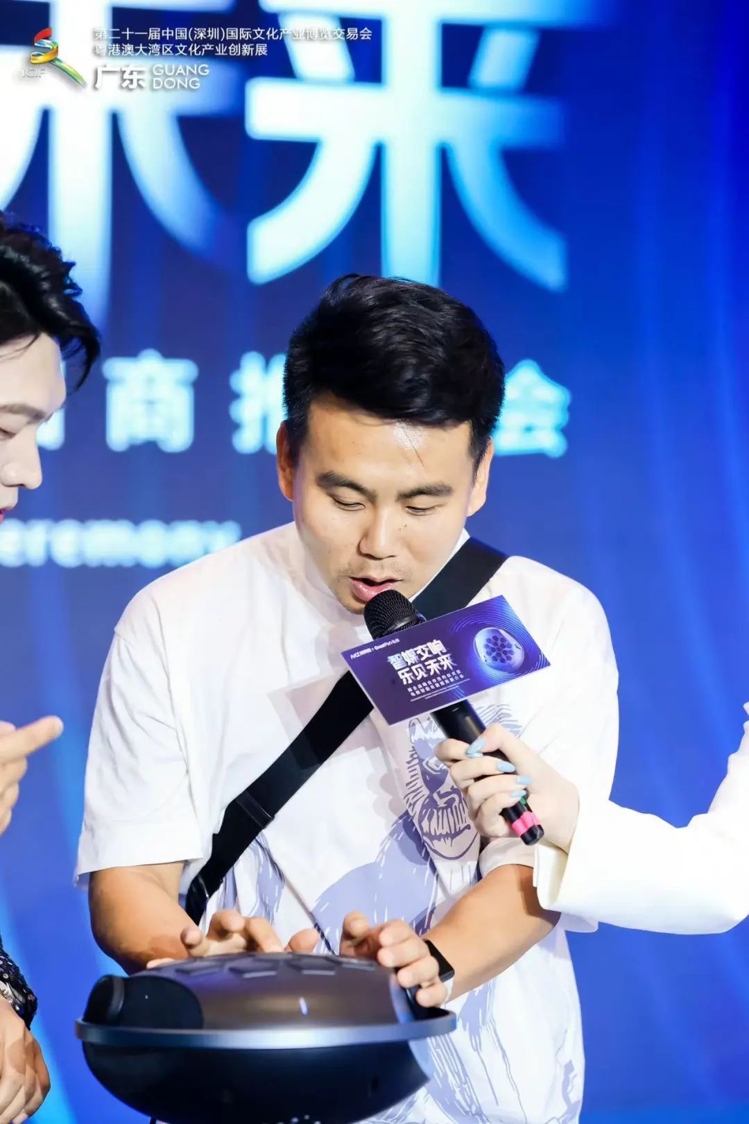 8c0e772a-74e7-41ed-9bfa-ce3d94ca658e