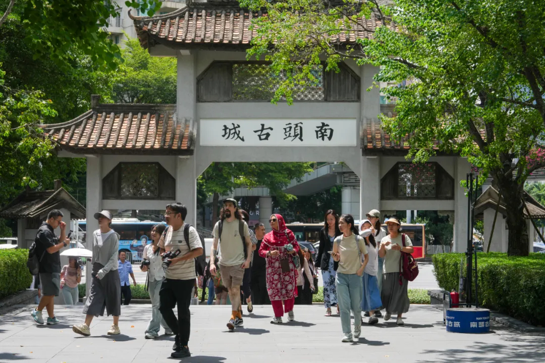 400ab104-77d2-4d81-9c30-5e568fbe44a0?X-A