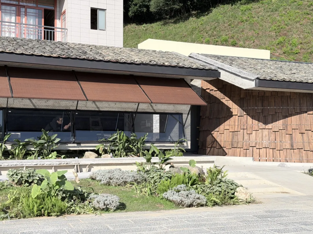 b1647db5-f1a9-4c74-8691-fb23c6385d0d?X-A