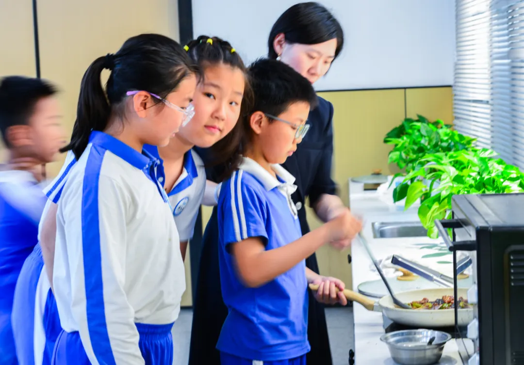 430c1f5f-22f7-4efd-b00c-719232694455?X-A