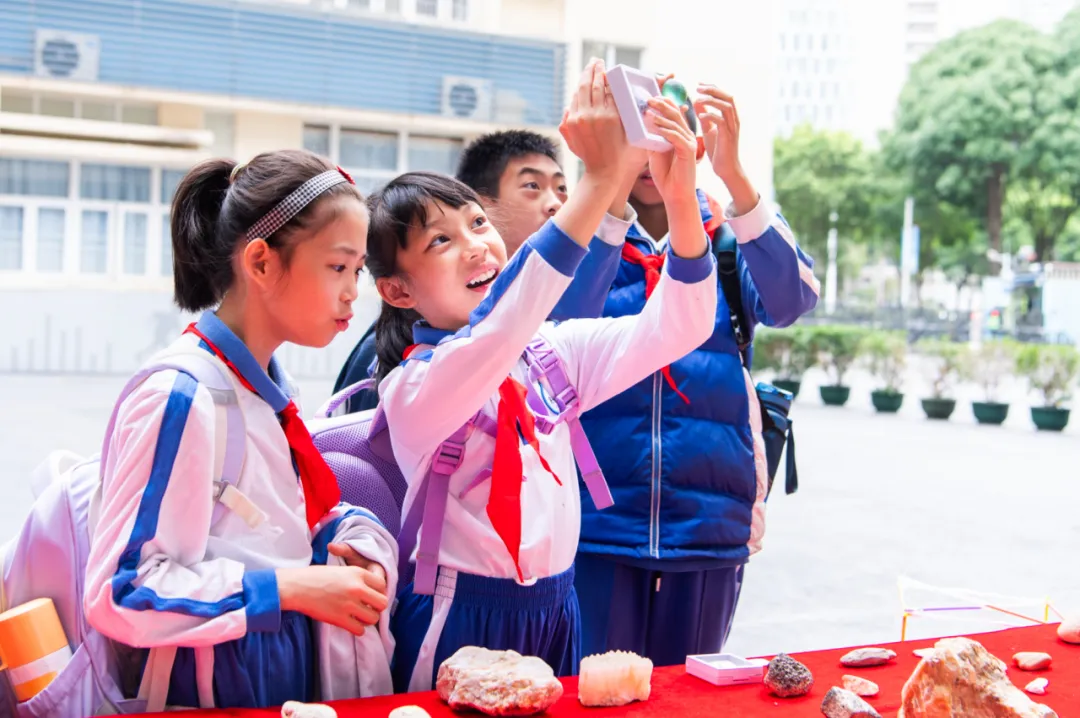 da8461e0-6611-4168-b96d-50dfc265d313?X-A